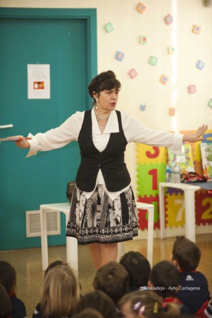 Violeta Monreal, la piraña y el sapo se encuentran con los pequeños cartageneros - 4, Foto 4