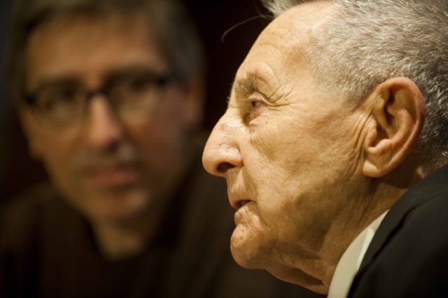 Felicitaciones para el maestro Juan Carrión - 2, Foto 2