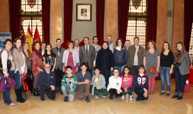 El Alcalde da la bienvenida a profesores y alumnos europeos involucrados en la coproducción de una película - 1, Foto 1