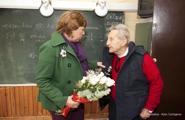 El Ayuntamiento solicitará la Medalla de Oro del Mérito al Trabajo para Juan Carrión - 2, Foto 2