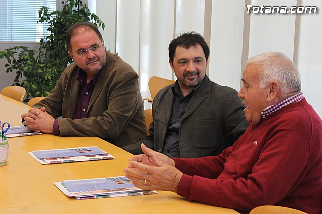 El profesor de la Universidad Carlos III y dirigente de IU, Pedro Chaves Giraldo, visit Totana - 6