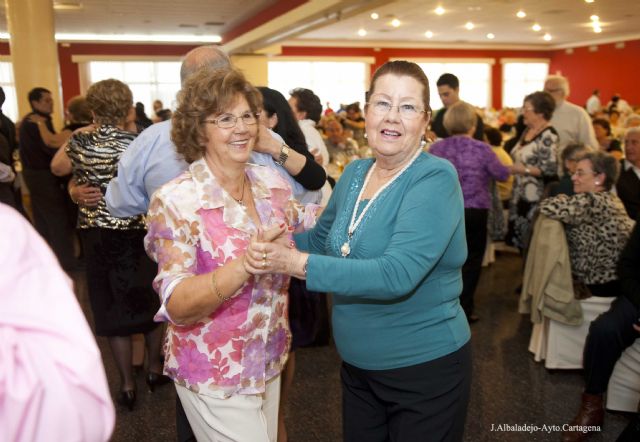 Mil mayores bailaron al son de San Valentín - 2, Foto 2