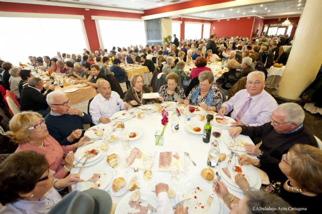 Mil mayores bailaron al son de San Valentín - 3, Foto 3