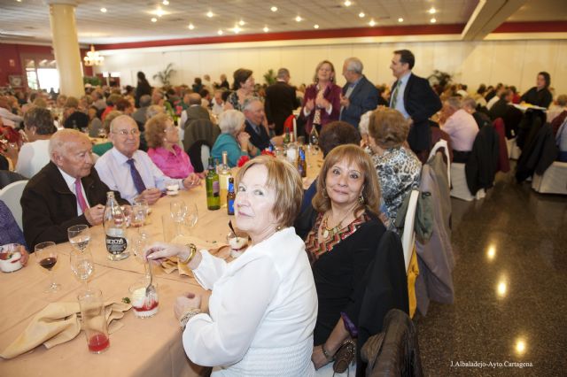 Mil mayores bailaron al son de San Valentín - 5, Foto 5