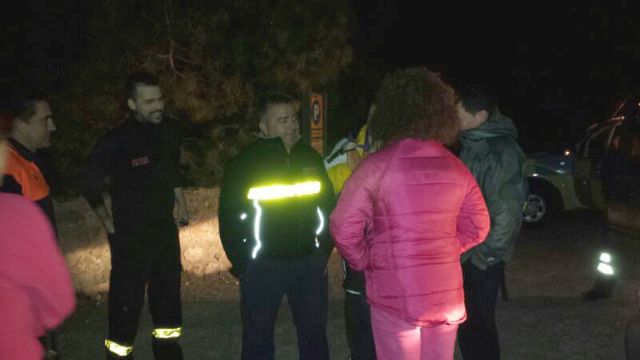 Civil protection and environmental agents rescue 4 members of a family were disoriented by fog at night Espuña, Foto 3