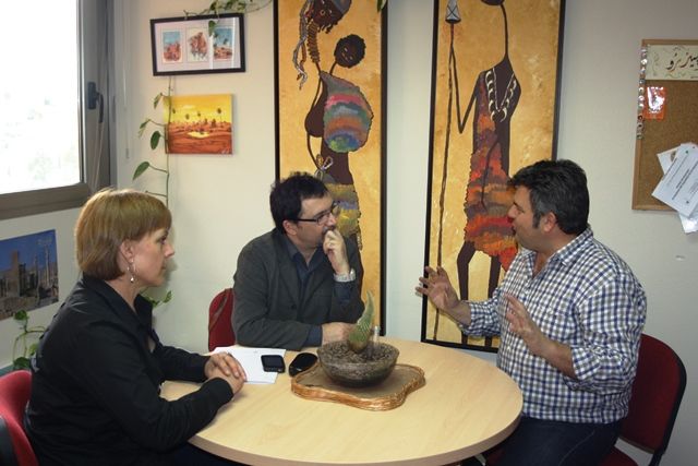 El profesor de la Universidad Carlos III y dirigente de IU, Pedro Chaves Giraldo, visitó Totana, Foto 1