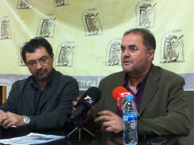 El profesor de la Universidad Carlos III y dirigente de IU, Pedro Chaves Giraldo, visitó Totana, Foto 6