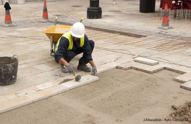 Infraestructuras repara los socavones de José María Artes - 1, Foto 1