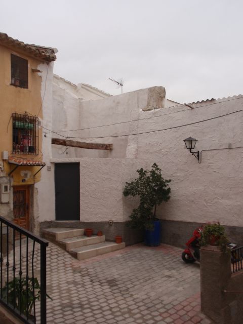 La calle Revueltas dignifica su entorno con la creación de una placeta - 3, Foto 3