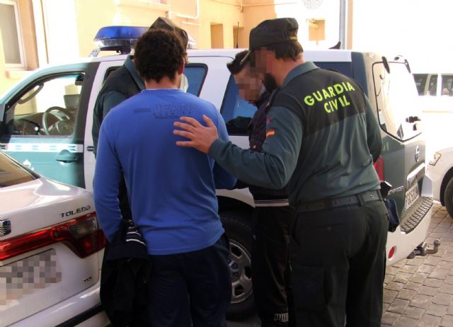 La Guardia Civil desmantela un grupo organizado dedicado a cometer robos con violencia y con fuerza en la comarca del Noroeste - 3, Foto 3
