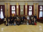 Mara Dolores Snchez saluda a estudiantes y profesores del IES Alquibla (La Alberca) y el Lyce Grandmont de Tours (Francia) que participan en un intercambios