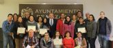 Un centenar de alumnos reciben sus diplomas de inglés básico y de iniaciación a la informática e internet