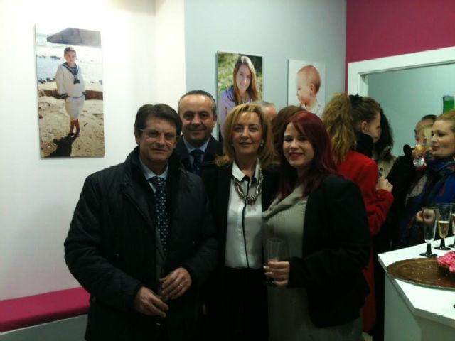 Francisco Jódar inaugura en la Calle Mayor del Barrio de San Cristóbal de Lorca un nuevo estudio de fotografía de una joven lorquina subvencionado con 10.000€ - 1, Foto 1