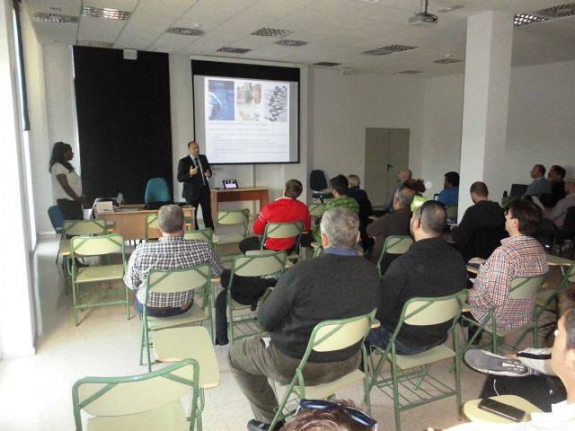 Curso para enseñar a la policía a proceder con vehículos extranjeros - 2, Foto 2