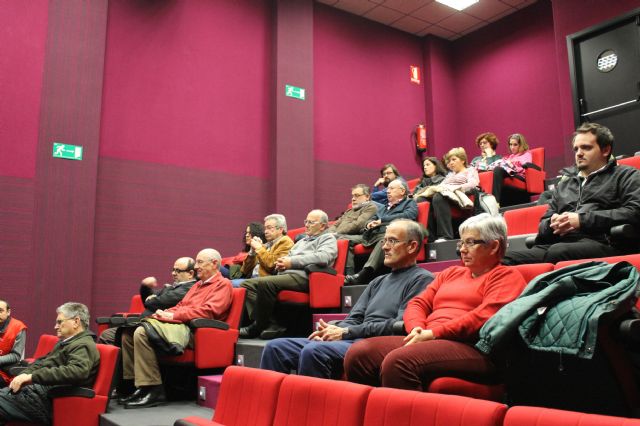 Cayetano Herrero destaca el esfuerzo de la mujer en la Semana Santa de Jumilla a lo largo de su evolución - 1, Foto 1