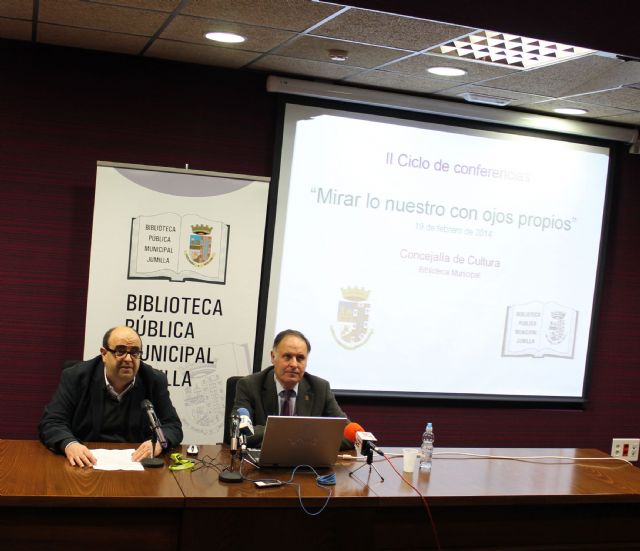 Cayetano Herrero destaca el esfuerzo de la mujer en la Semana Santa de Jumilla a lo largo de su evolución - 2, Foto 2