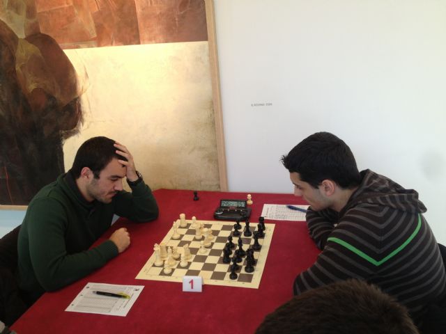 Cien jugadores de toda España compiten en el primer torneo de ajedrez Villa de Blanca - 1, Foto 1