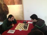 Cien jugadores de toda España compiten en el primer torneo de ajedrez Villa de Blanca