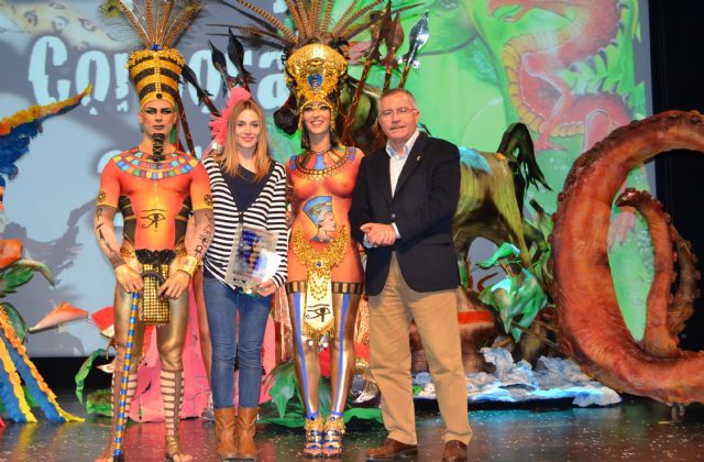 Los concursos de Trajes de Papel y Maquillaje Corporal muestran la originalidad del Carnaval - 1, Foto 1