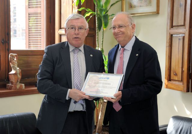 UNICEF reconoce al rector Cobacho por su defensa de los derechos de los niños - 4, Foto 4