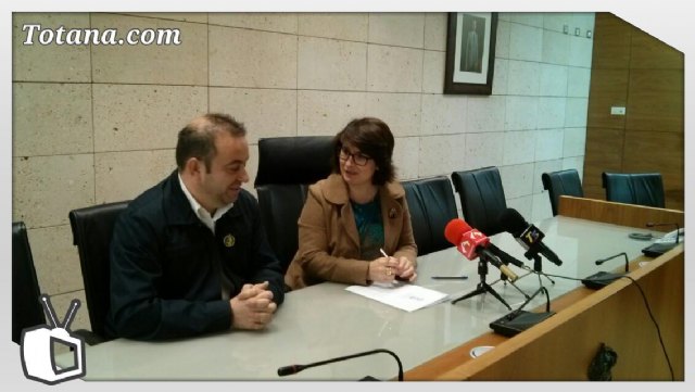 El Ayuntamiento y la Federación de Peñas del Carnaval suscriben un convenio de colaboración, Foto 1