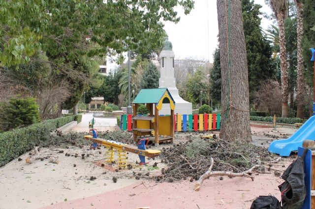 Servicios inicia las obras de remodelación de las escaleras del Rey Don Pedro - 3, Foto 3