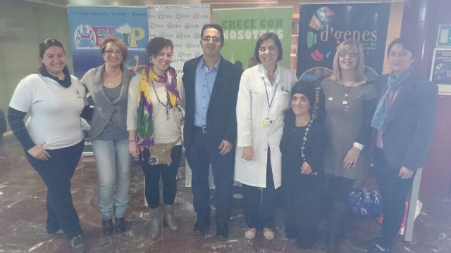 Se inaugura el stand informativo en el Hospital Universitario Virgen de la Arrixaca de Murcia - 1, Foto 1