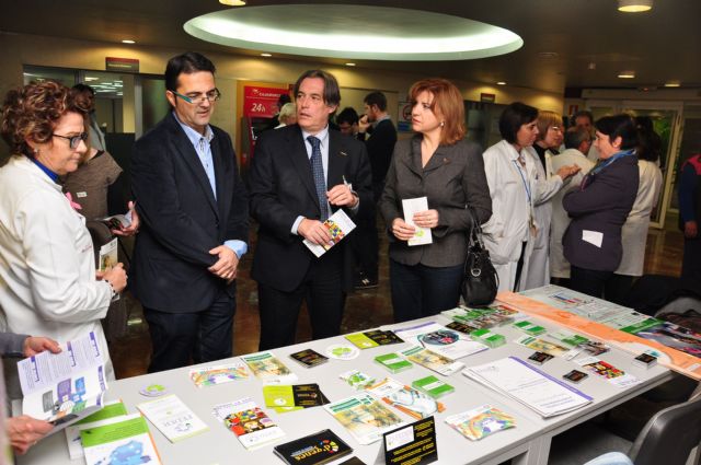 Se inaugura el stand informativo en el Hospital Universitario Virgen de la Arrixaca de Murcia - 2, Foto 2
