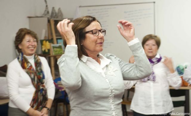 Los mayores aprenden a reírse de la vida - 2, Foto 2