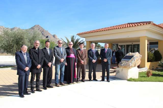 Mons. Lorca Planes visita la residencia de mayores Altavida y La Zarza - 2, Foto 2
