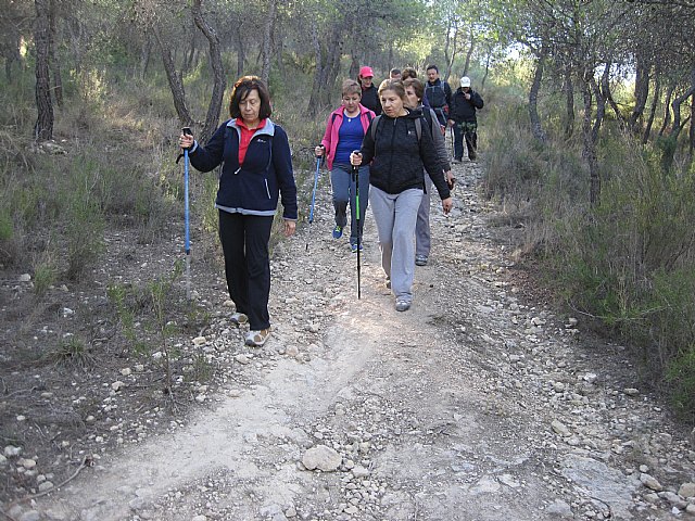 Una veintena de senderistas participaron en la ruta organizada por Deportes en Sierra Espuña por el trmino municipal de Pliego - 12