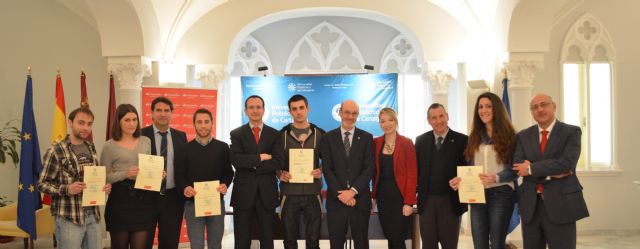 Santander entrega las credenciales a sus becarios de la UPCT - 1, Foto 1