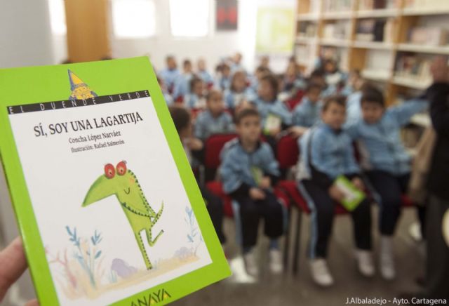 Concha López y su lagartija recorren las bibliotecas de Cartagena - 3, Foto 3