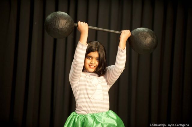 El Circo Sonriente se sube al escenario del Colegio de La Concepción - 2, Foto 2