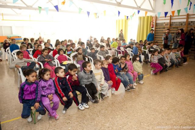 El Circo Sonriente se sube al escenario del Colegio de La Concepción - 4, Foto 4