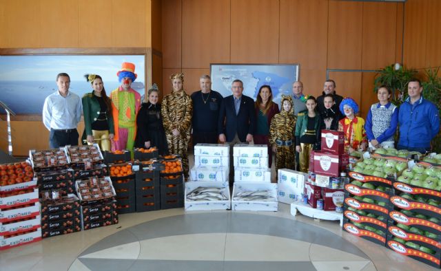 Los Personajes del Carnaval 2014 de Águilas reciben su peso en productos de la tierra - 1, Foto 1