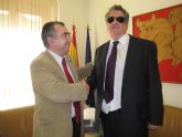El consejero de Presidencia recibe la visita institucional del delegado territorial de la ONCE en la Región de Murcia
