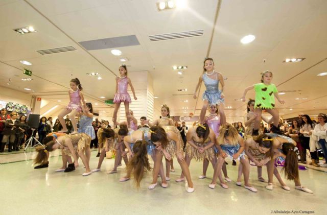 El Carnaval sigue moviendo el esqueleto - 2, Foto 2