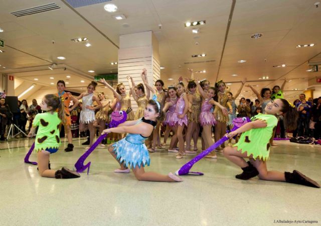 El Carnaval sigue moviendo el esqueleto - 3, Foto 3