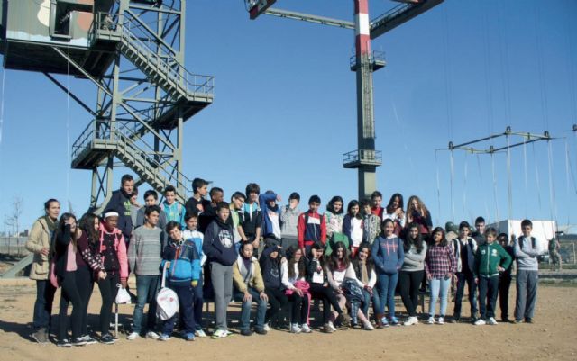 El IES n°2 torreño visita la Base Aérea y Escuela de Paracaidismo Méndez Parada - 2, Foto 2