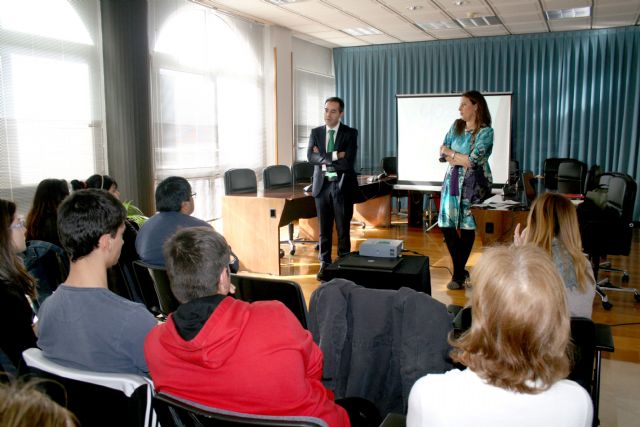'Yo, ciudadano europeo' acerca a los jóvenes ilorcitanos a la actividad y la realidad del Parlamento Europeo - 1, Foto 1