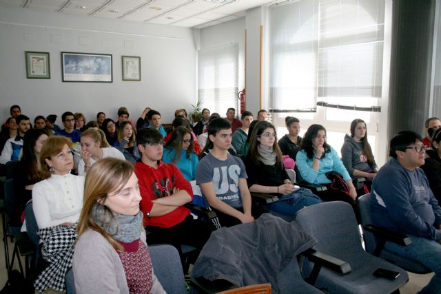 'Yo, ciudadano europeo' acerca a los jóvenes ilorcitanos a la actividad y la realidad del Parlamento Europeo - 2, Foto 2