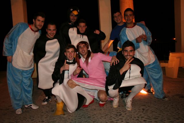 El primer desfile de comparsas abre la gran semana del Carnaval de Cehegín - 2, Foto 2