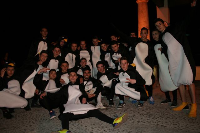 El primer desfile de comparsas abre la gran semana del Carnaval de Cehegín - 4, Foto 4