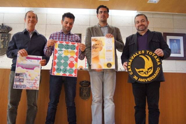Una exposición fotográfica conmemora el 30 aniversario de los Carnavales de Totana - 1, Foto 1