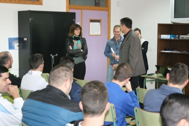 Educación forma a 35 alumnos en la titulación oficial de Técnico Deportivo en Fútbol - 1, Foto 1