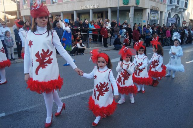 Cientos de personas salen a la calle para recibir el carnaval infantil 2014 - 1, Foto 1