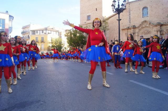 Cientos de personas salen a la calle para recibir el carnaval infantil 2014 - 2, Foto 2