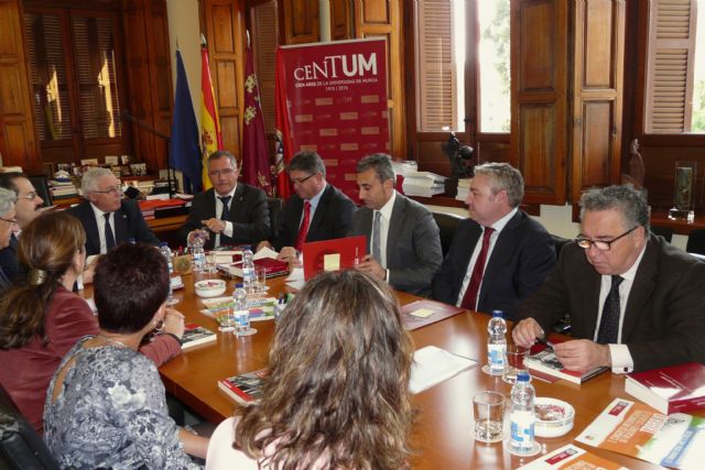 El Ayuntamiento de Molina de Segura y la Universidad de Murcia firman un convenio - 1, Foto 1