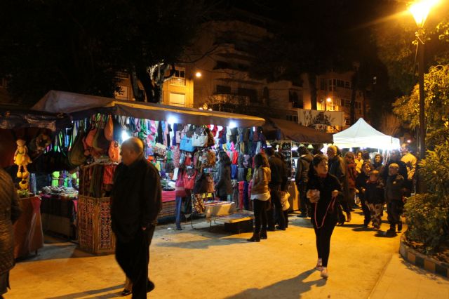 El II Desfile de Carnaval saca a cientos de personas a la calle a disfrutar con el color de esta fiesta - 1, Foto 1